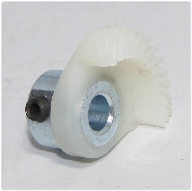 730038001 Lower shaft gear Janome 